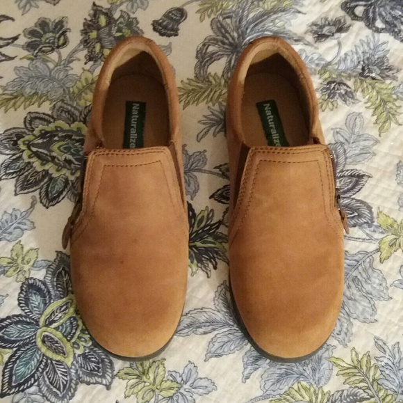 Naturalizer - Picture 1 of 3